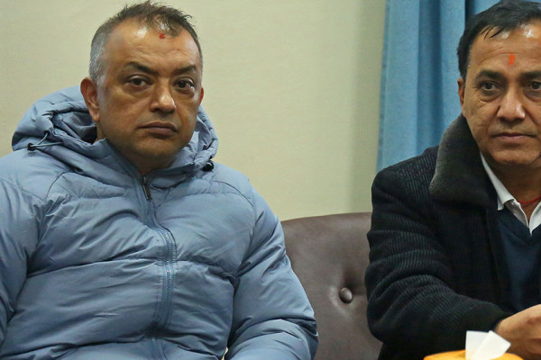 विभाजनको डिलमा कांग्रेस